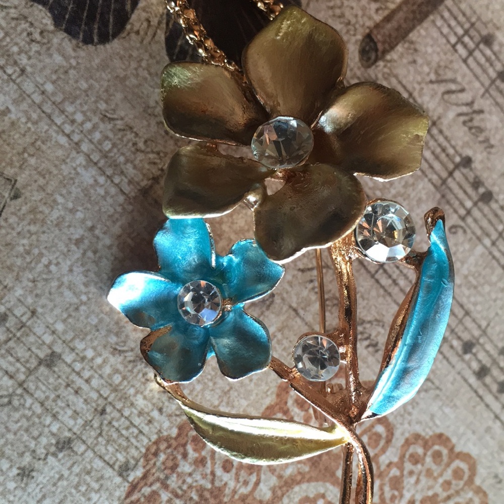 Double Flower Brooch/ Pendant Necklace - Picture 11 of 12